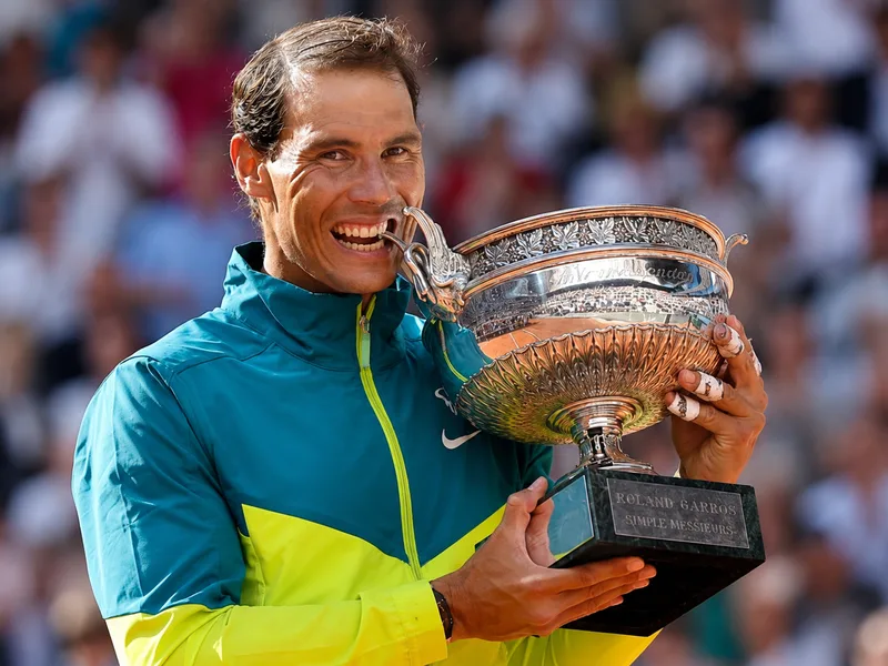 Rafael Nadal là biểu tượng vĩ đại nhất tại Roland-Garros với kỷ lục 14 chức vô địch đơn nam.