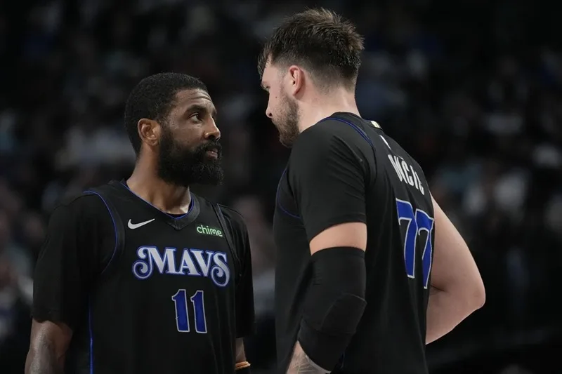 Sự kết hợp ăn ý giữa Kyrie Irving và Luka Dončić trong màu áo Dallas Mavericks.